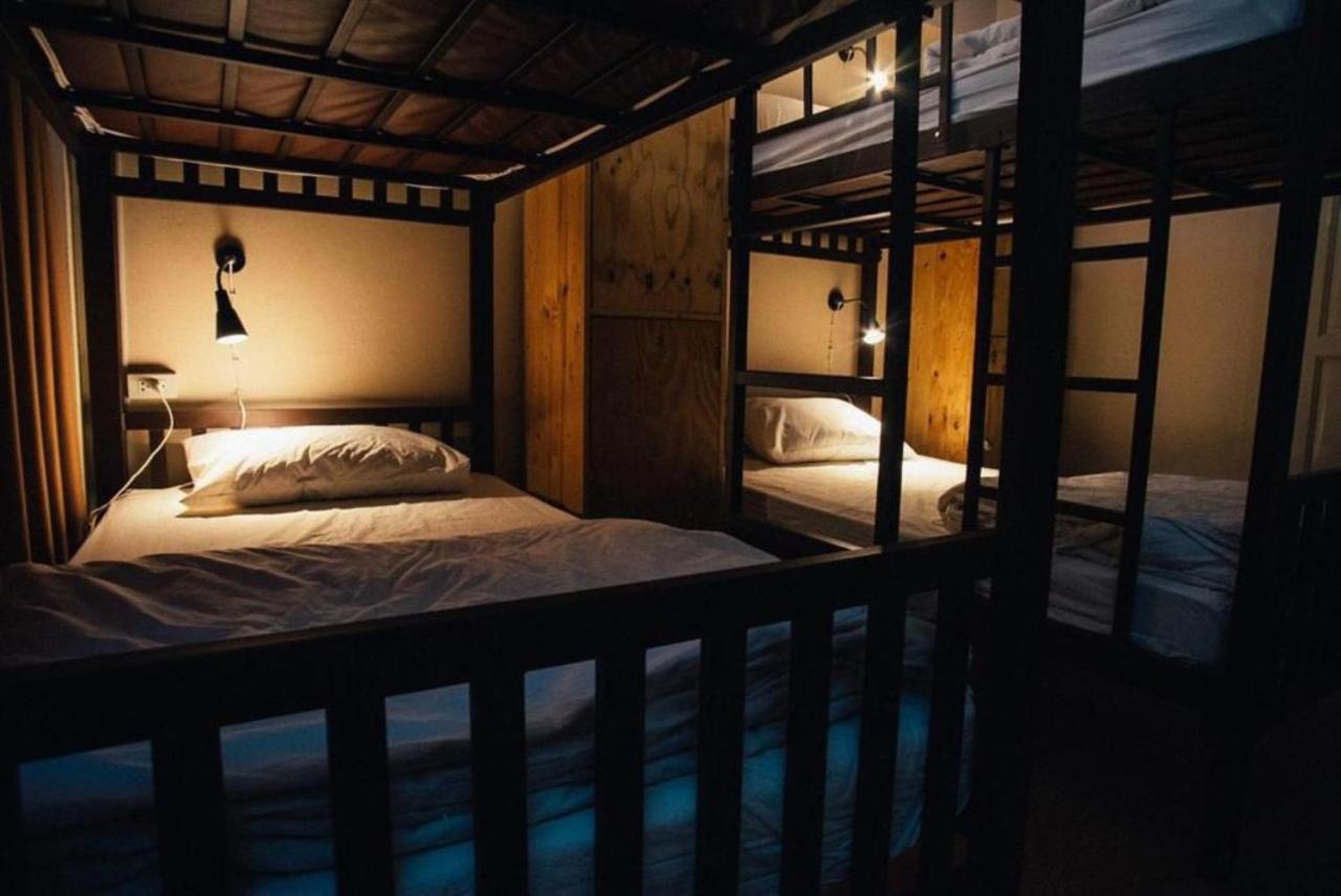 Small Space Cafe & Hostel Bangkok Dış mekan fotoğraf